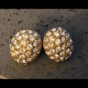 Beautiful CZ earrings . BRAND NEW.. 🎊👌🎉